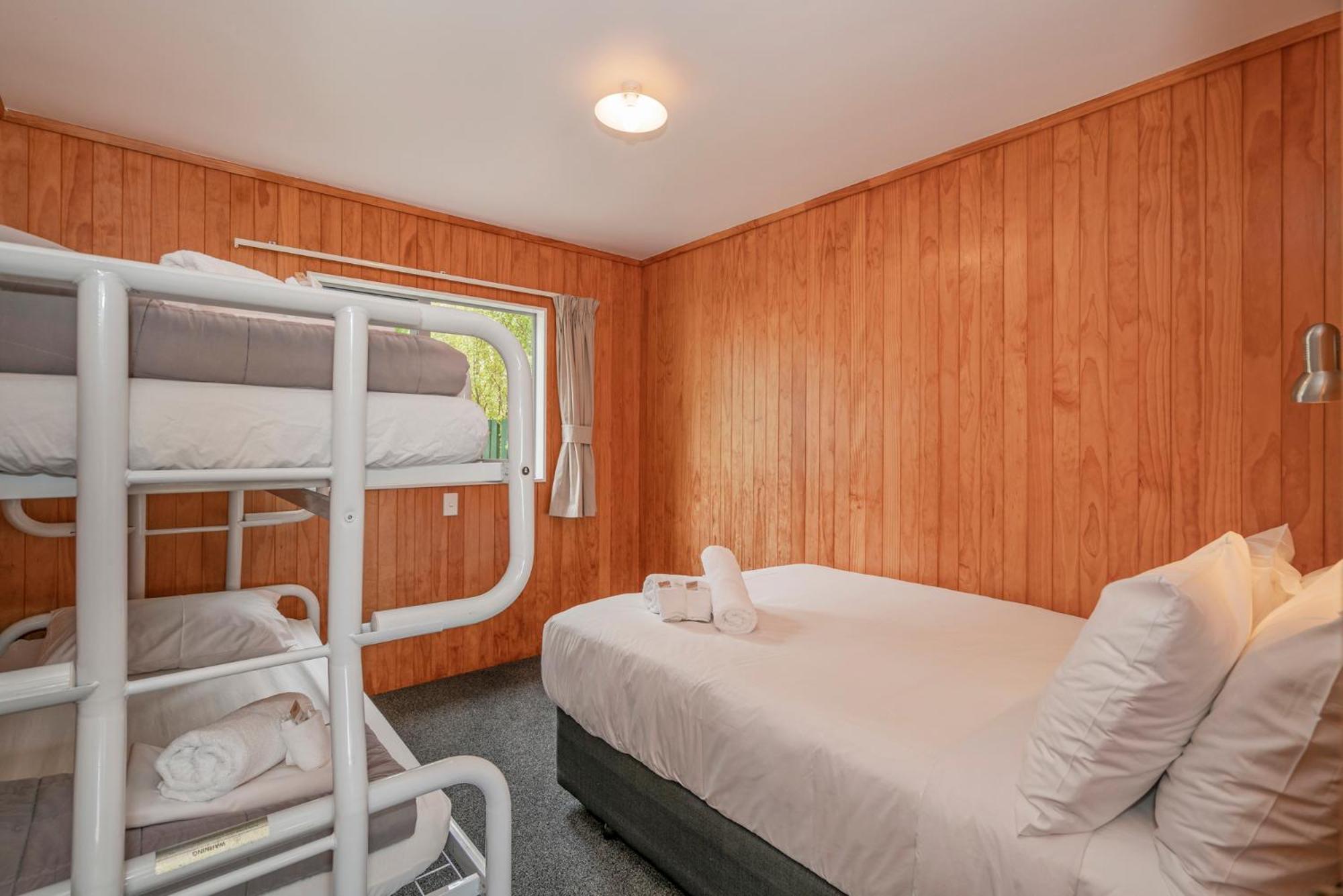 Coromandel Shelly Beach Top 10 Holiday Park חדר תמונה