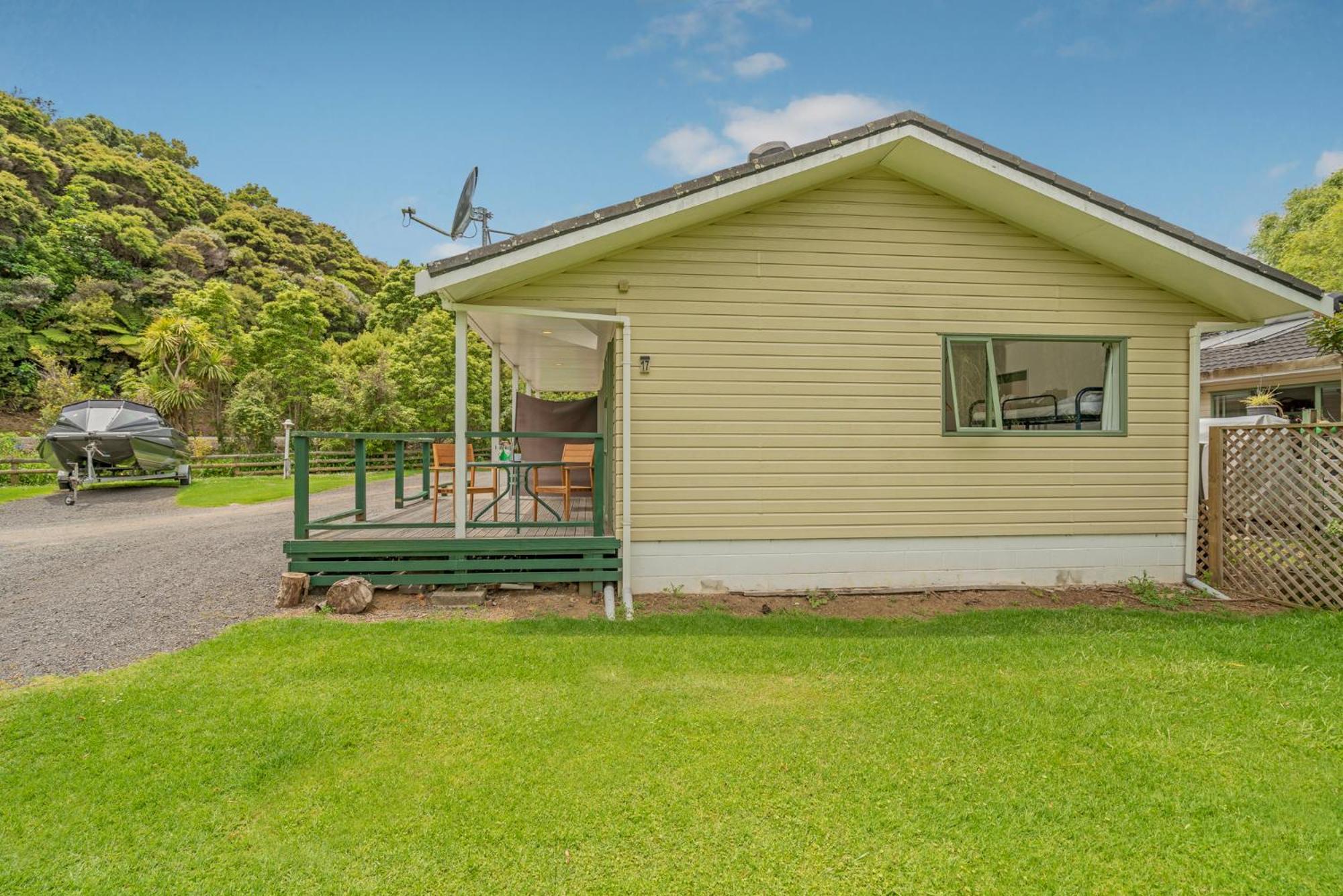 Coromandel Shelly Beach Top 10 Holiday Park חדר תמונה