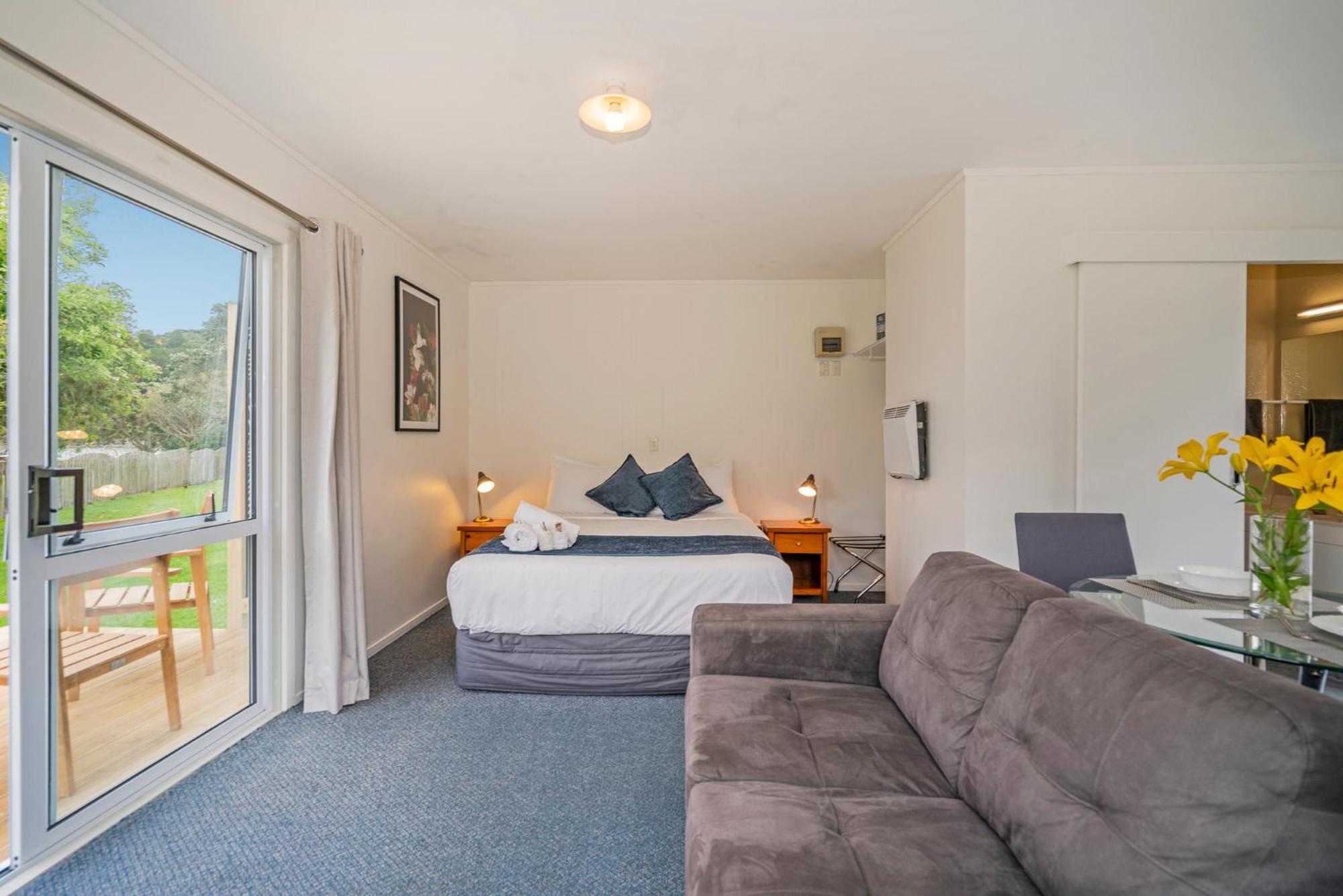Coromandel Shelly Beach Top 10 Holiday Park חדר תמונה