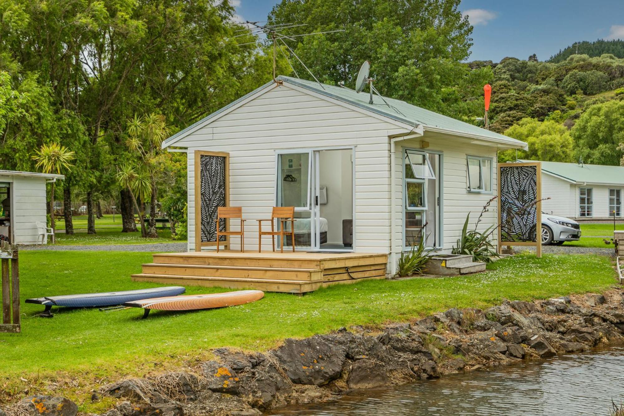Coromandel Shelly Beach Top 10 Holiday Park חדר תמונה