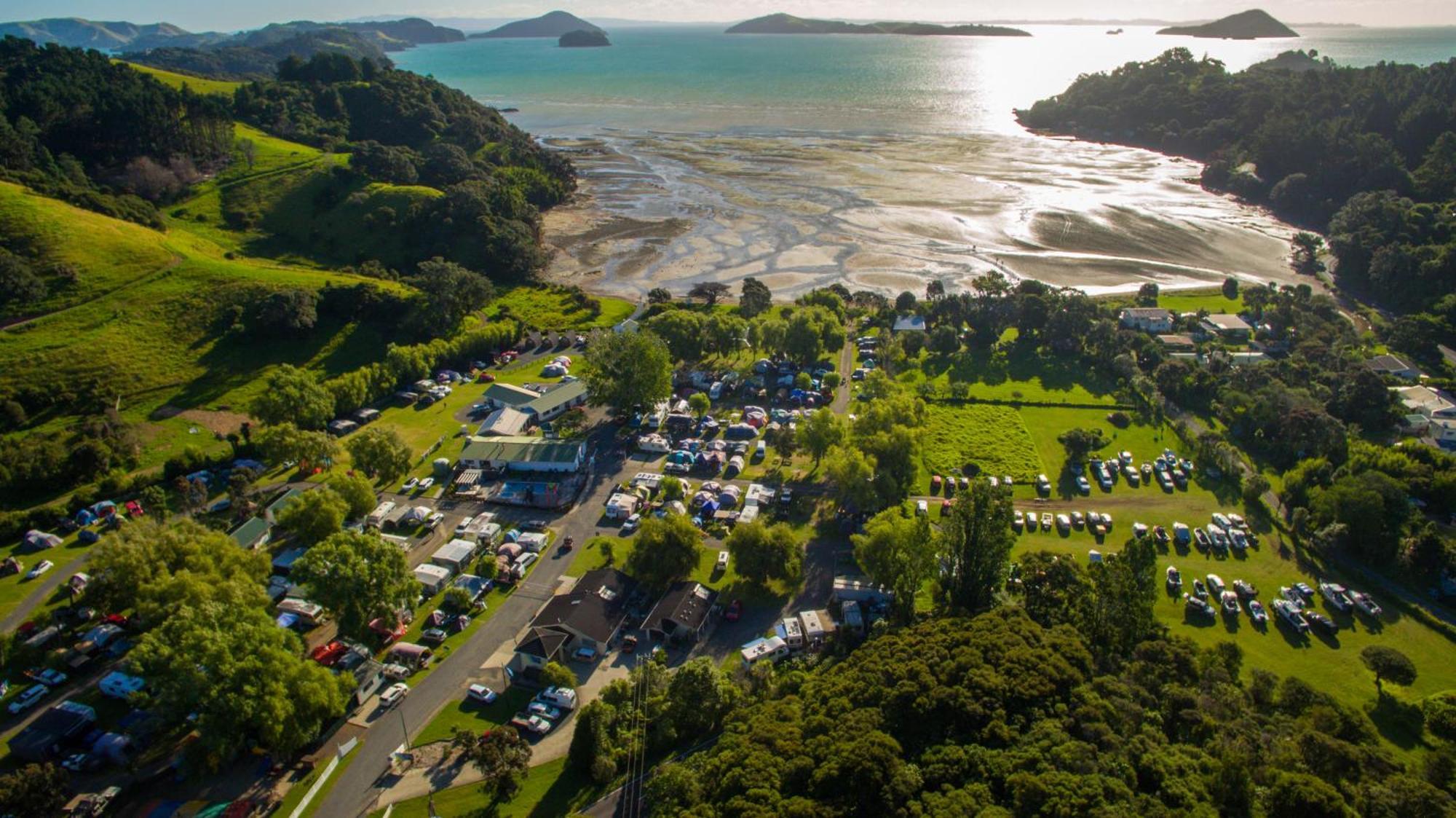 Coromandel Shelly Beach Top 10 Holiday Park מראה חיצוני תמונה